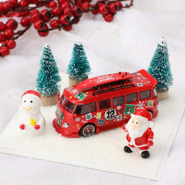 Liberty64 - Volkswagen T1 Bus Widebody "Christmas" w/ Figures