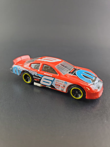 Hot Wheels - Dodge Charger Stock Car - 2019