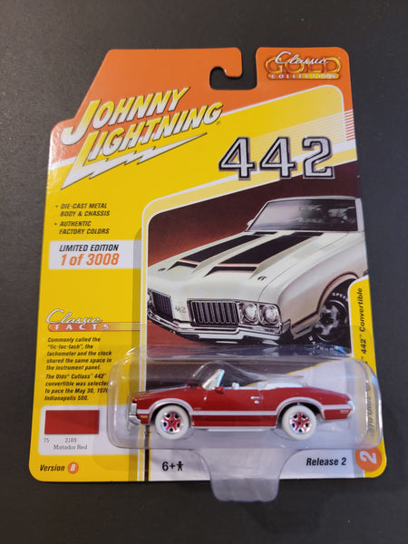 Johnny Lightning - 1970 Olds Cutlass 442 Convertible - 2020 Classic Gold Series *White Lightning Chase*