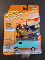 Johnny Lightning - 1976 Dodge Tradesman Van - 2021 Classic Gold Series