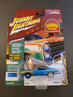 Johnny Lightning - 1970 Dodge Coronet Super Bee - 2019 Barn Finds Series