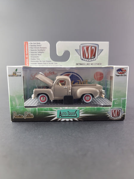 M2 Machines - 1949 Studebaker 2R Truck - 2015 Auto-Trucks Series