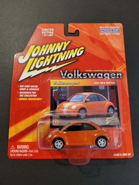 Johnny Lightning - 2001 New Beetle - 2004 Volkswagen Series